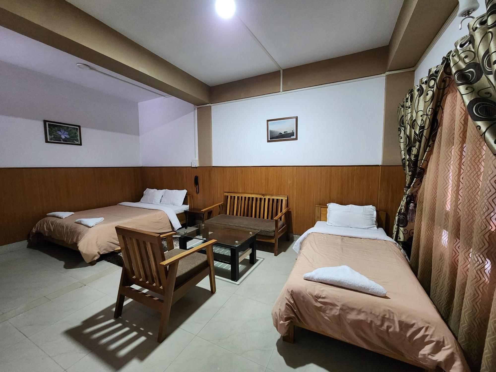 Hotel The Oak Tawang Exteriör bild