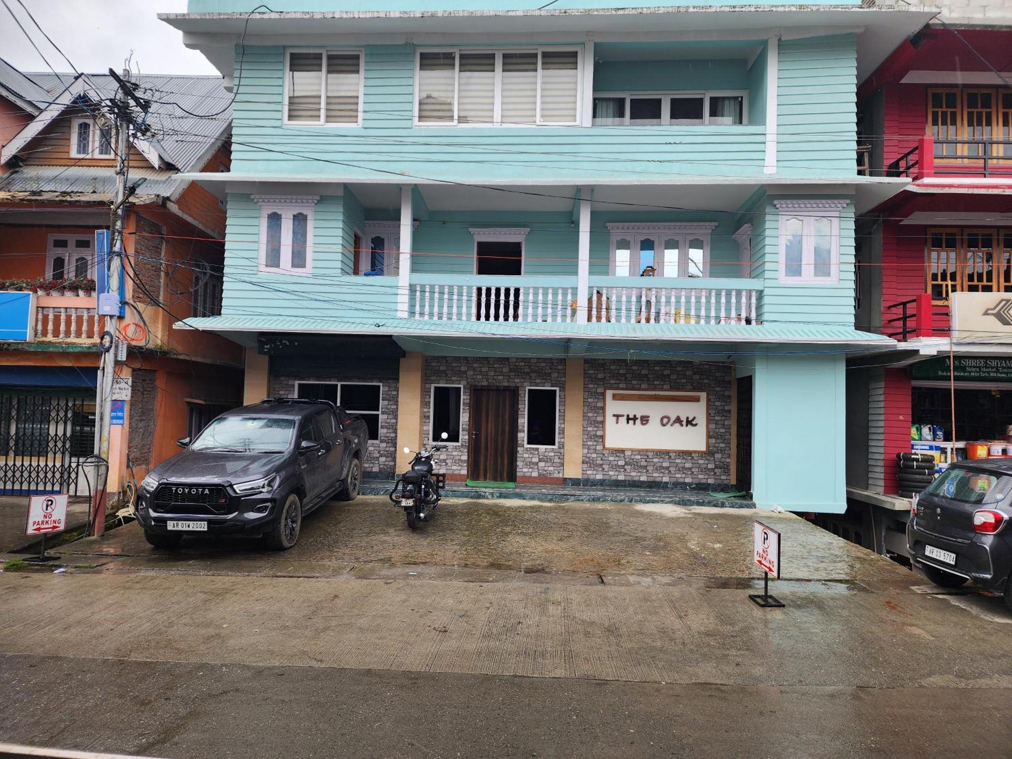 Hotel The Oak Tawang Exteriör bild