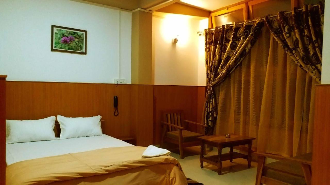 Hotel The Oak Tawang Exteriör bild