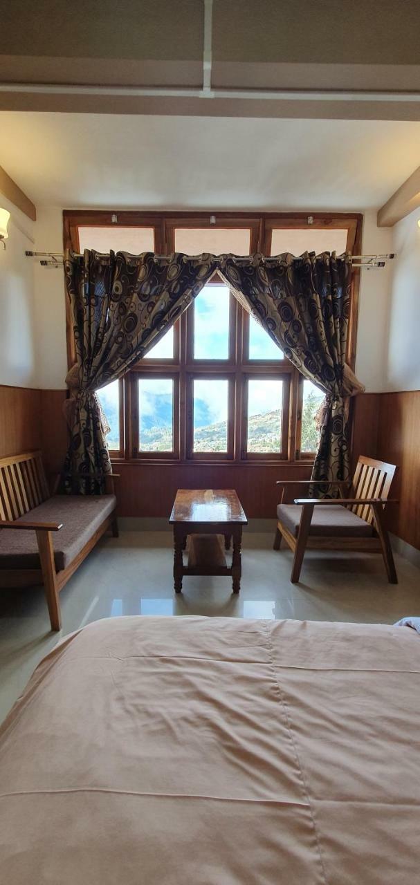 Hotel The Oak Tawang Exteriör bild