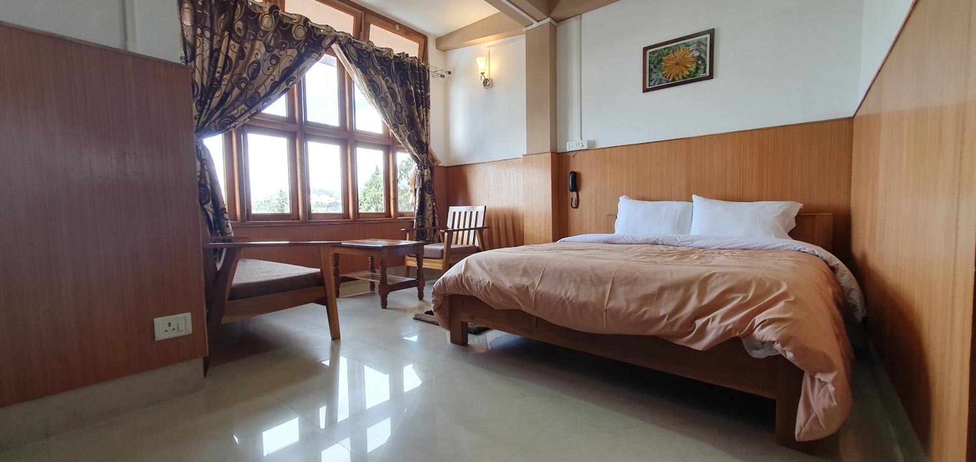 Hotel The Oak Tawang Exteriör bild